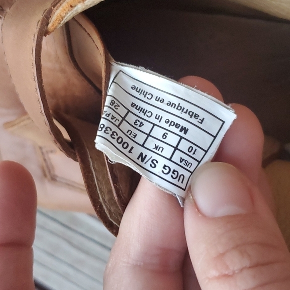 Ugg Australia Mens Classic High Top Buckle Leather Ankle Booties sz 10 - Picture 12 of 13